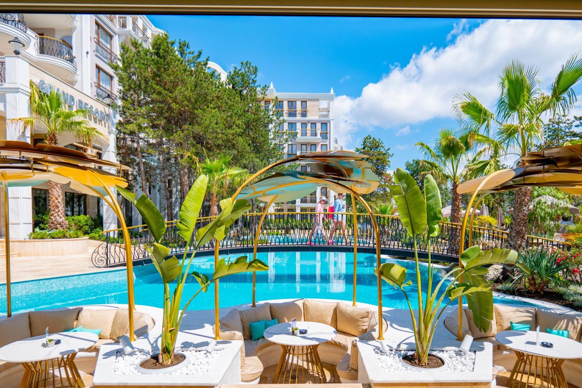 Harmony Suites Grand Resort Sunny Beach Exterior foto